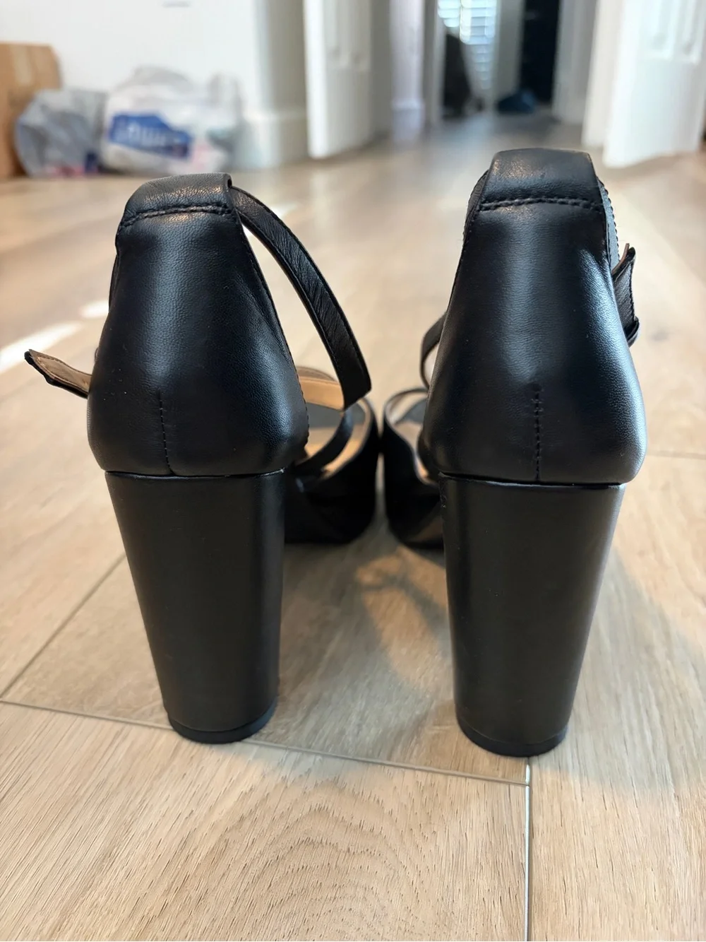 Naturalizer Mallory Black Strappy Platform Heel Sandal Size 7W